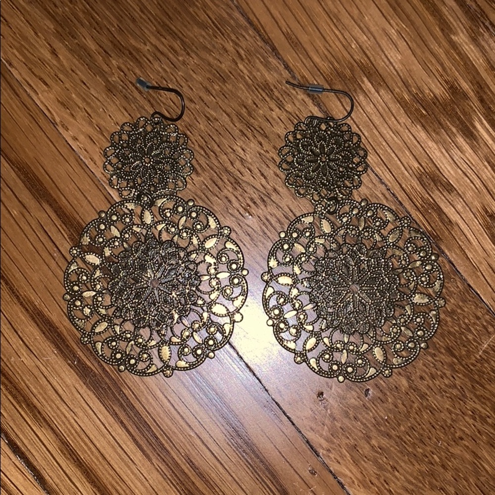 Dangle earrings